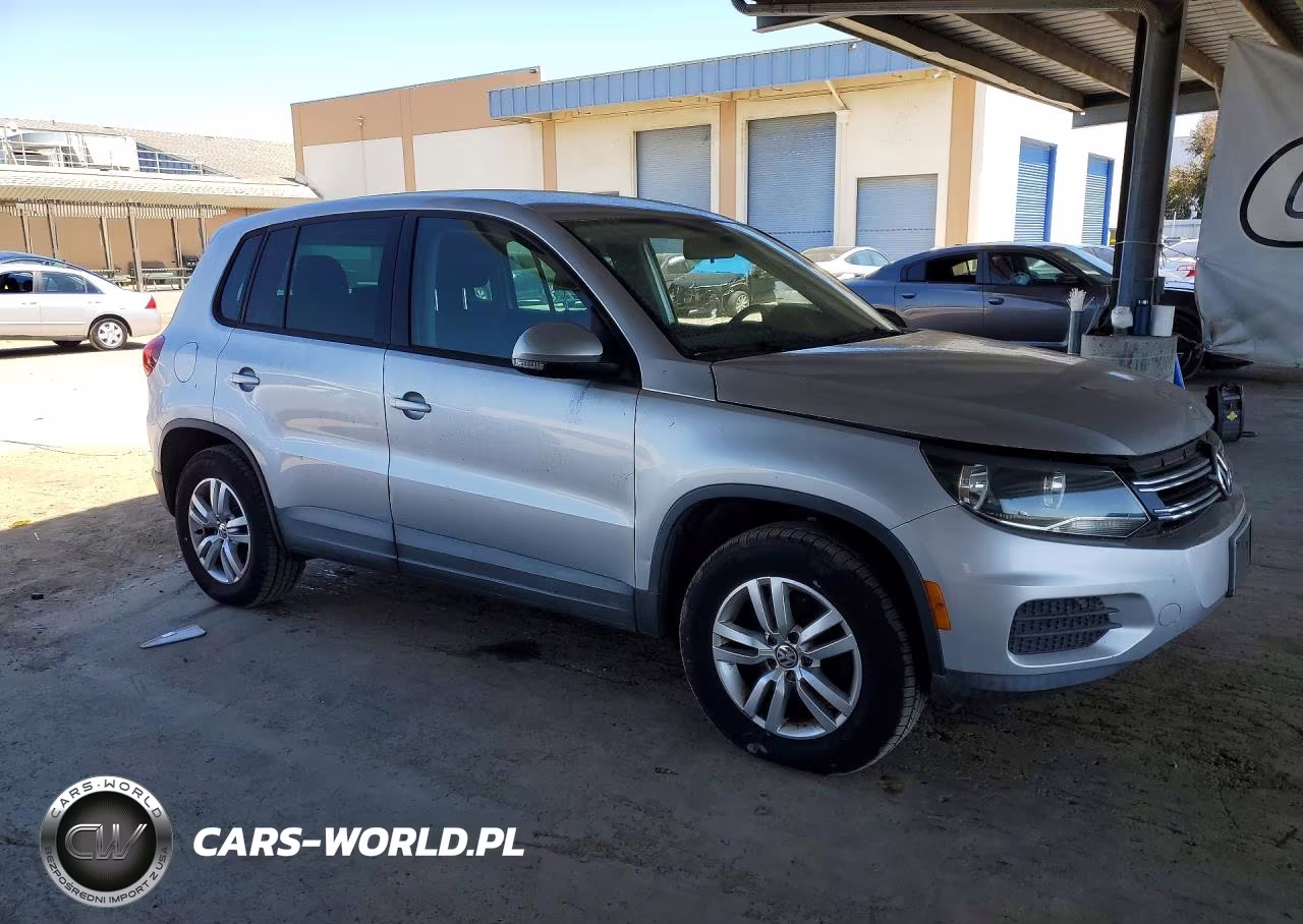 2012 Volkswagen Tiguan S VIN:WVGAV7AX6CW547751 - 4