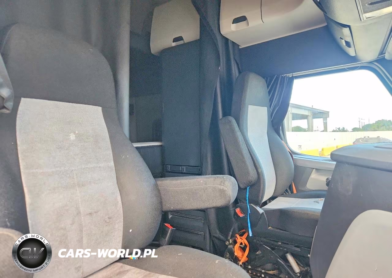 2018 Freightliner Cascadia 126 VIN:3AKJHHDR8JSHR0958 - 5