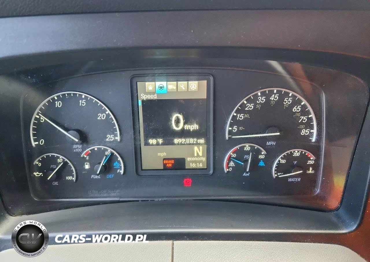 2018 Freightliner Cascadia 126 VIN:3AKJHHDR8JSHR0958 - 8