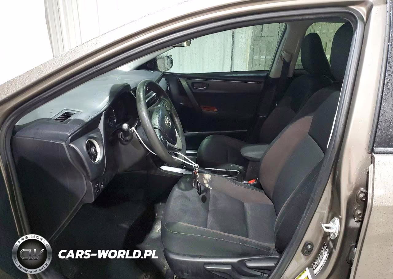 2018 Toyota Corolla Le VIN:5YFBURHE4JP841828 - 7