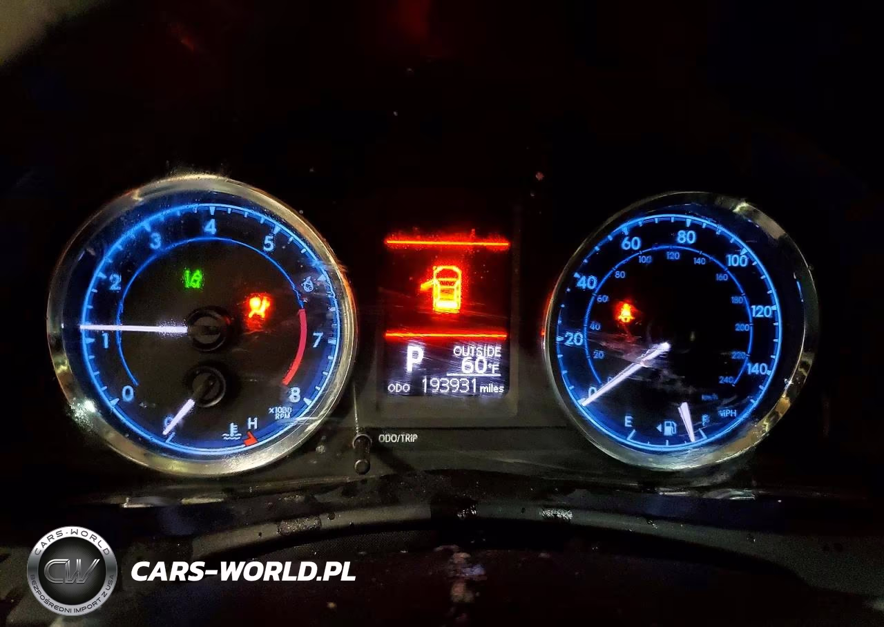 2018 Toyota Corolla Le VIN:5YFBURHE4JP841828 - 9