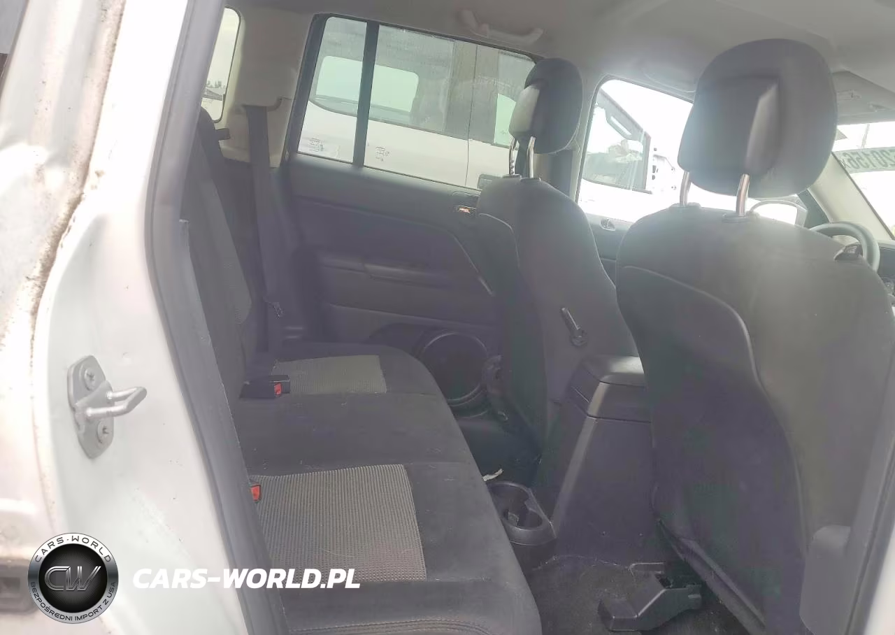 2015 Jeep Compass Sport VIN:1C4NJCBA6FD170598 - 11