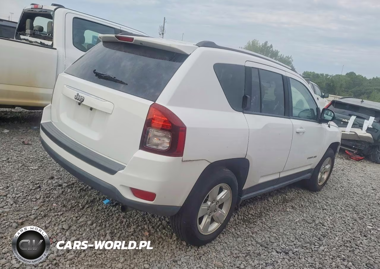 2015 Jeep Compass Sport VIN:1C4NJCBA6FD170598 - 3