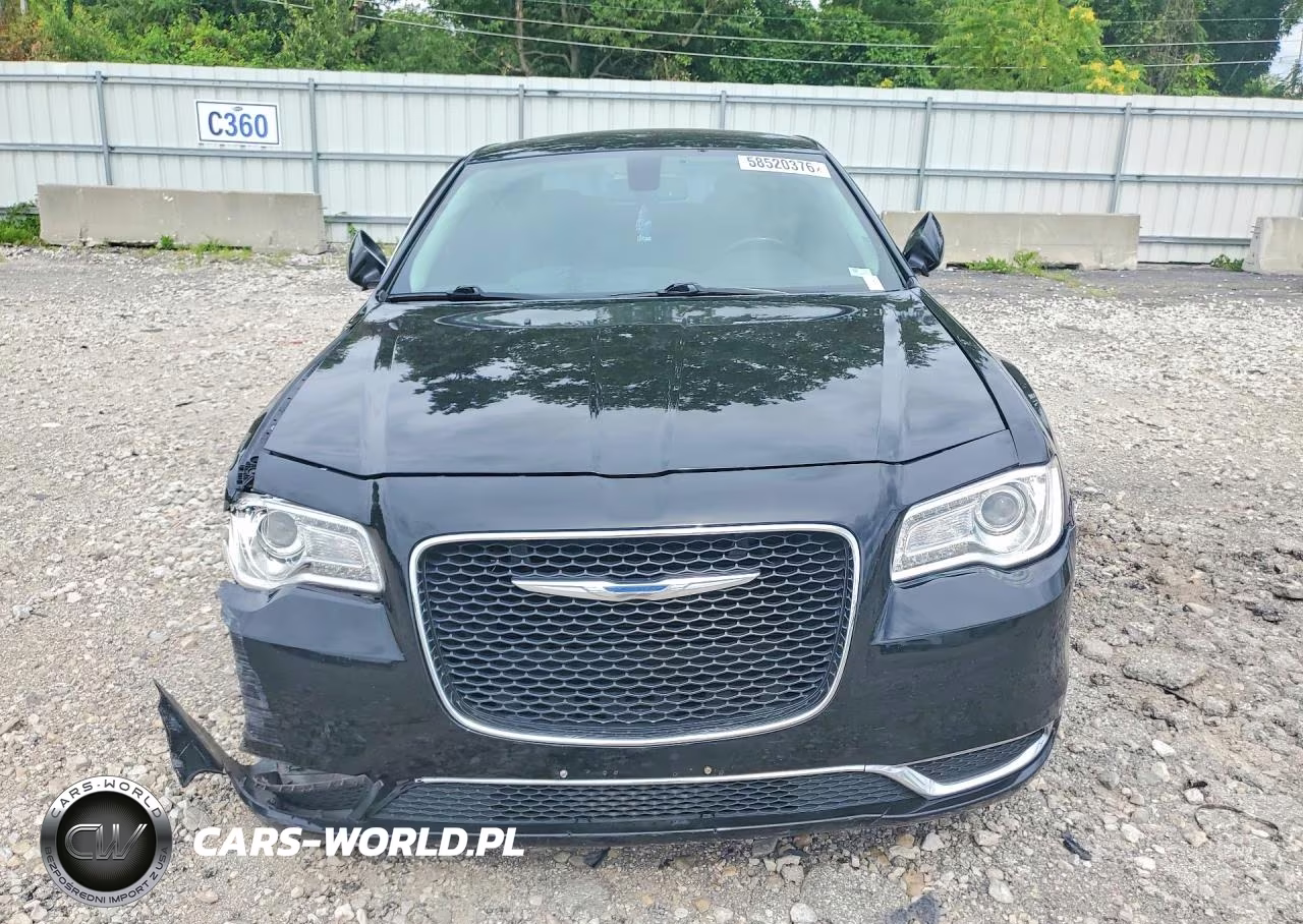 2017 Chrysler 300 Limited VIN:2C3CCAAG8HH662149 - 5
