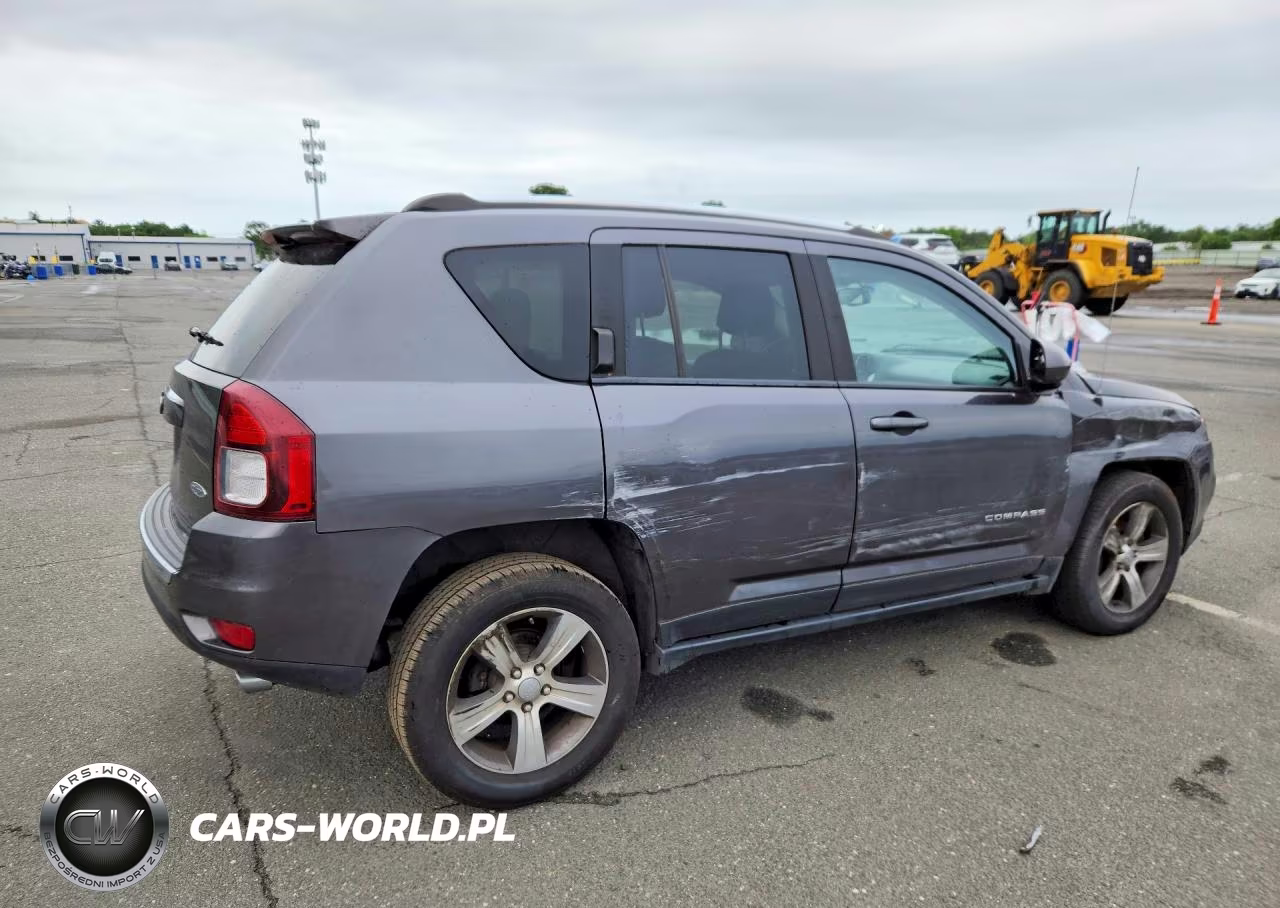 2016 Jeep Compass Latitude VIN:1C4NJDEB3GD768109 - 3