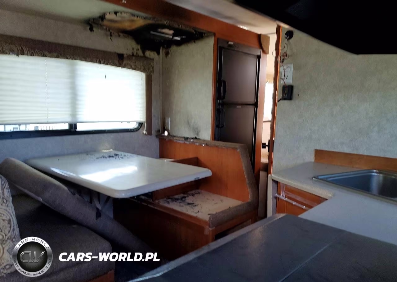 2013 Adventurer Eagle Cap Camper VIN:ECC116050251 - 5