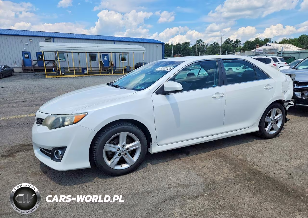 2014 Toyota Camry Se – zdjęcie 1 z 12