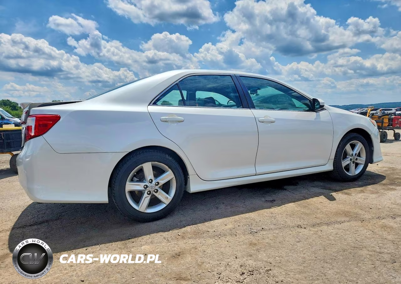 2014 Toyota Camry Se VIN:4T1BF1FK7EU817306 - 3