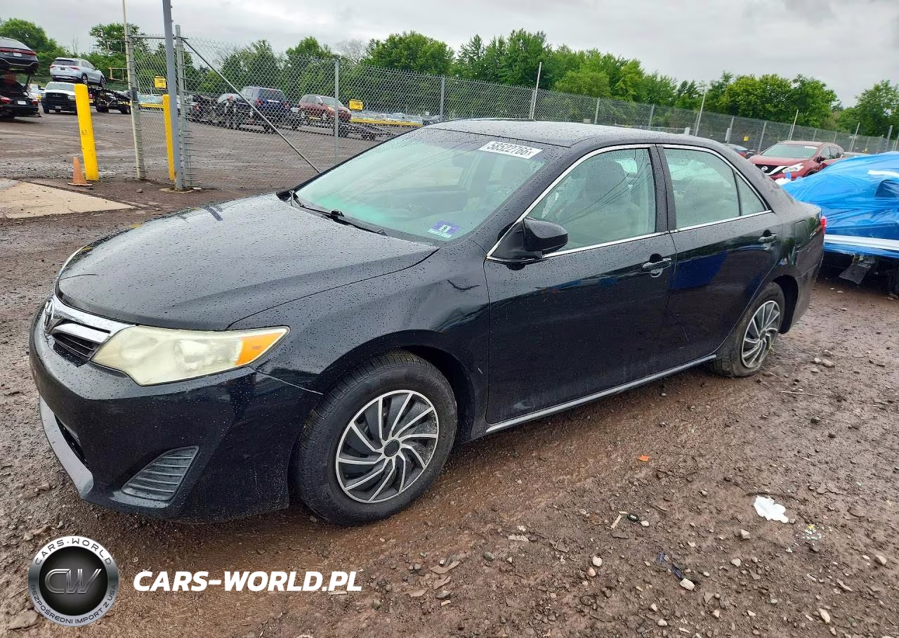 2012 Toyota Camry Le – zdjęcie 1 z 13