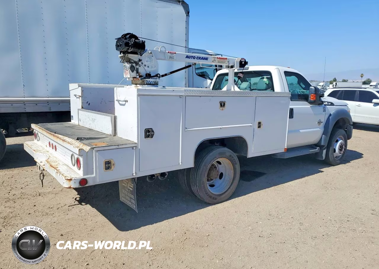 2016 Ford F550 Super Duty VIN:1FDUF5HT8GEA30352 - 3
