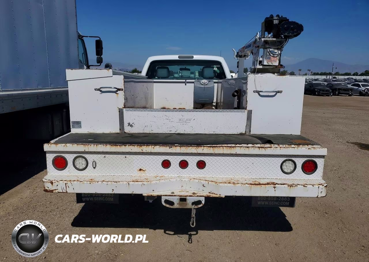 2016 Ford F550 Super Duty VIN:1FDUF5HT8GEA30352 - 6