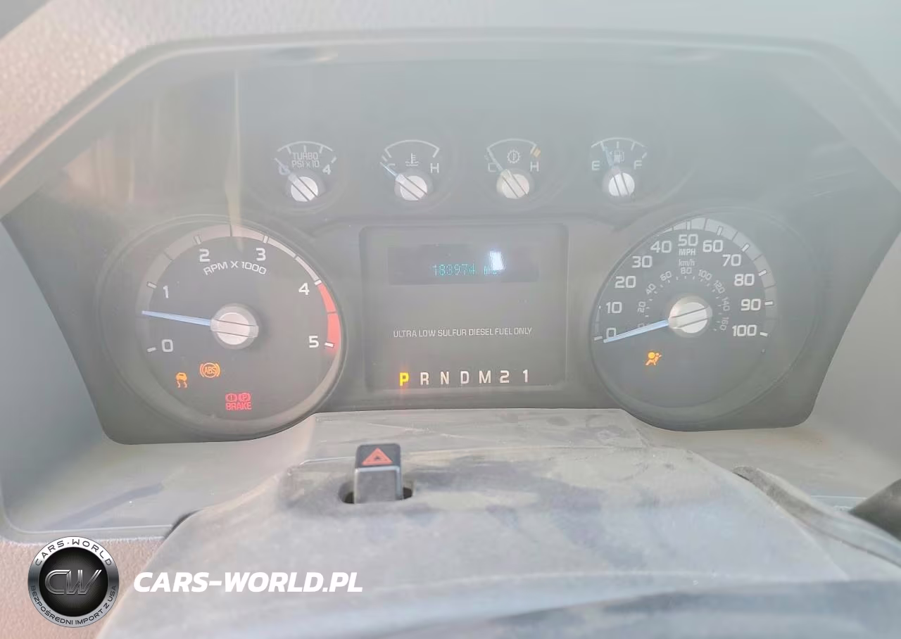 2016 Ford F550 Super Duty VIN:1FDUF5HT8GEA30352 - 9