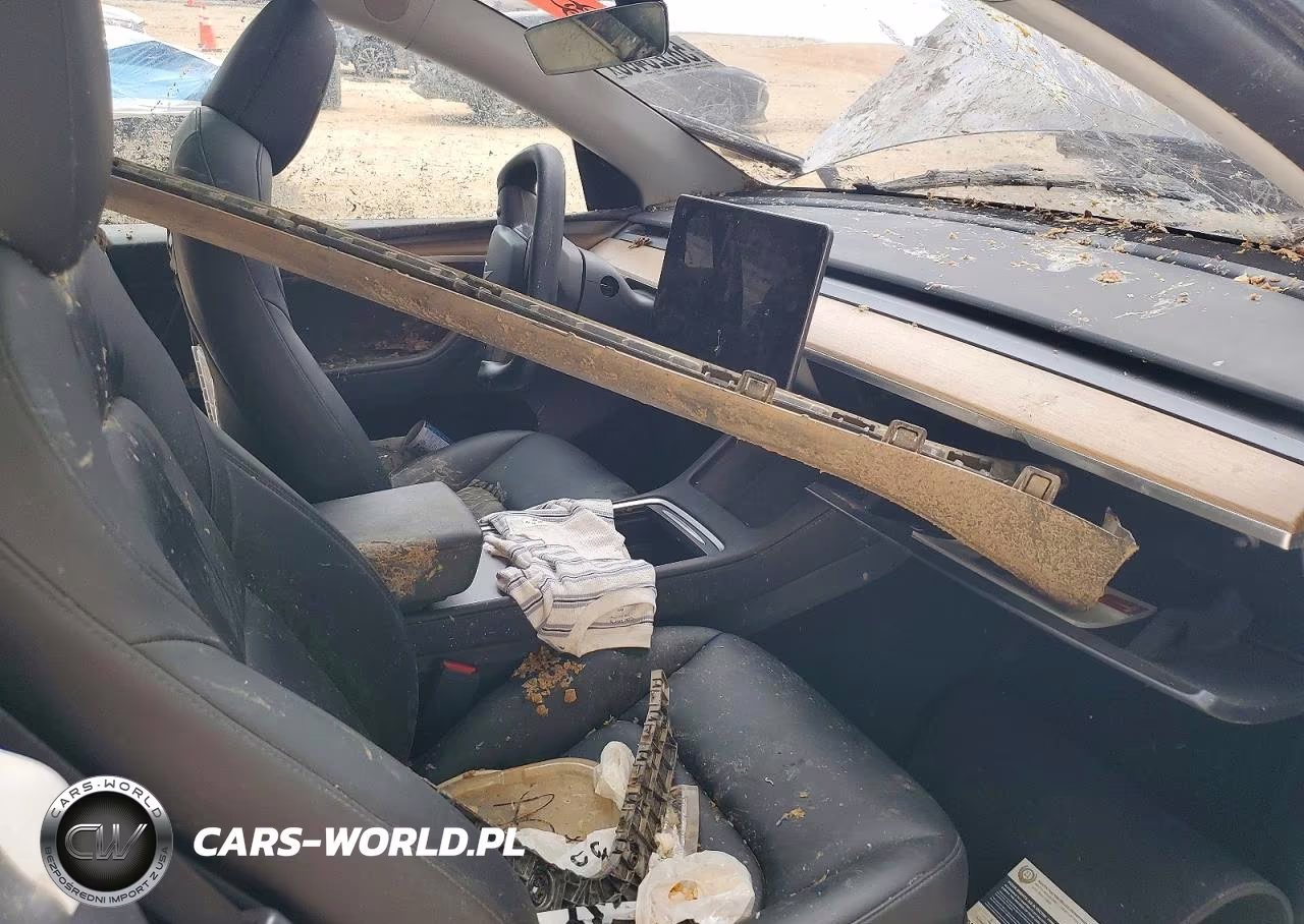 2025 Tesla Model Y VIN:7SAYGDED2SA352793 - 8