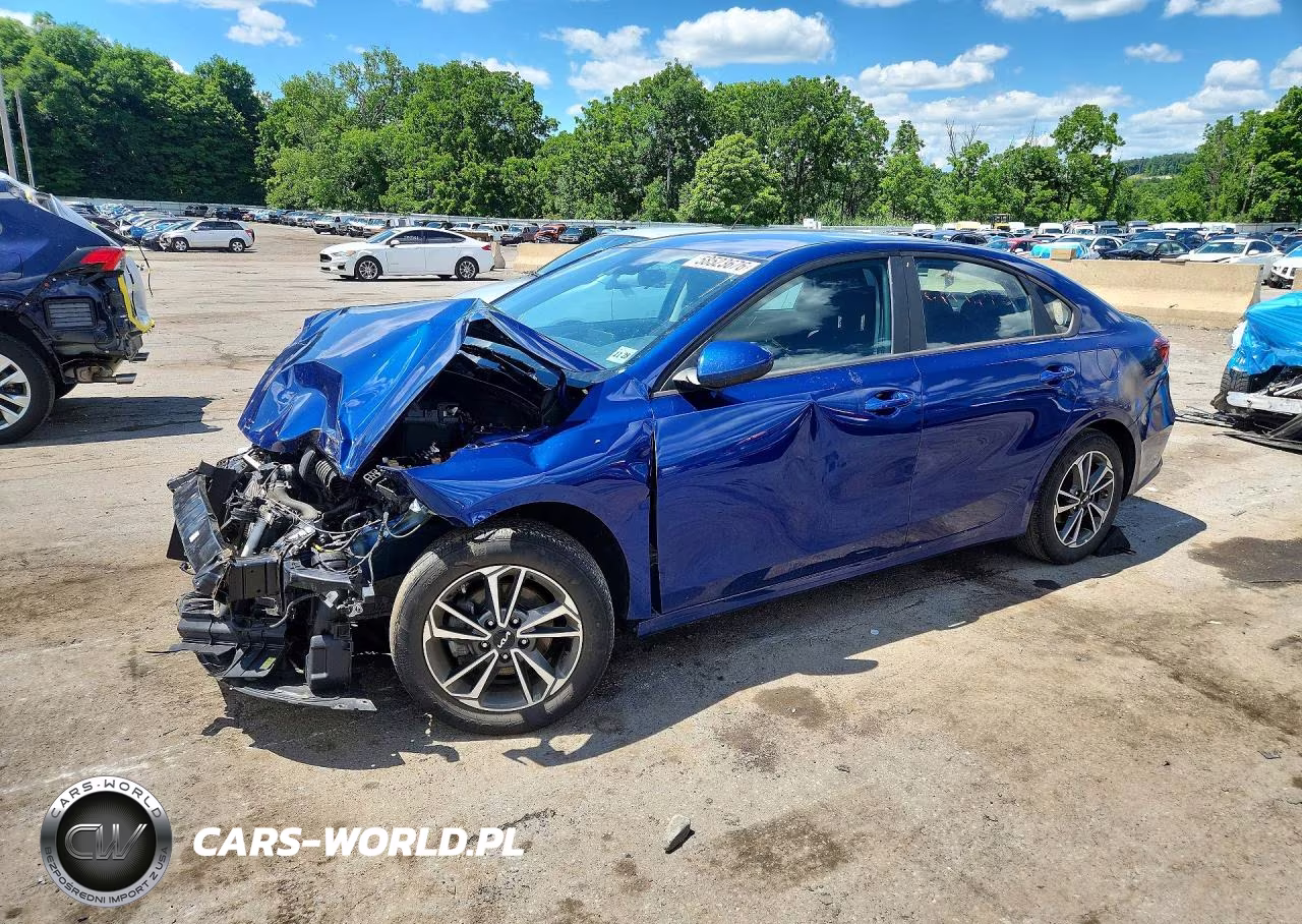 2023 Kia Forte Lxs – zdjęcie 1 z 13