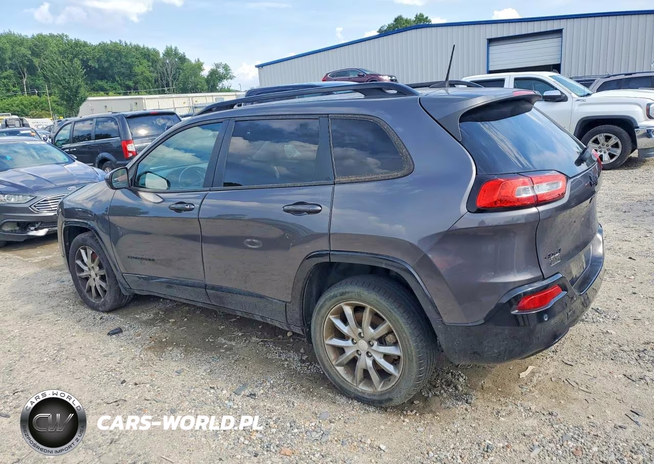 2018 Jeep Cherokee Latitude VIN:1C4PJMCB8JD603403 - 2