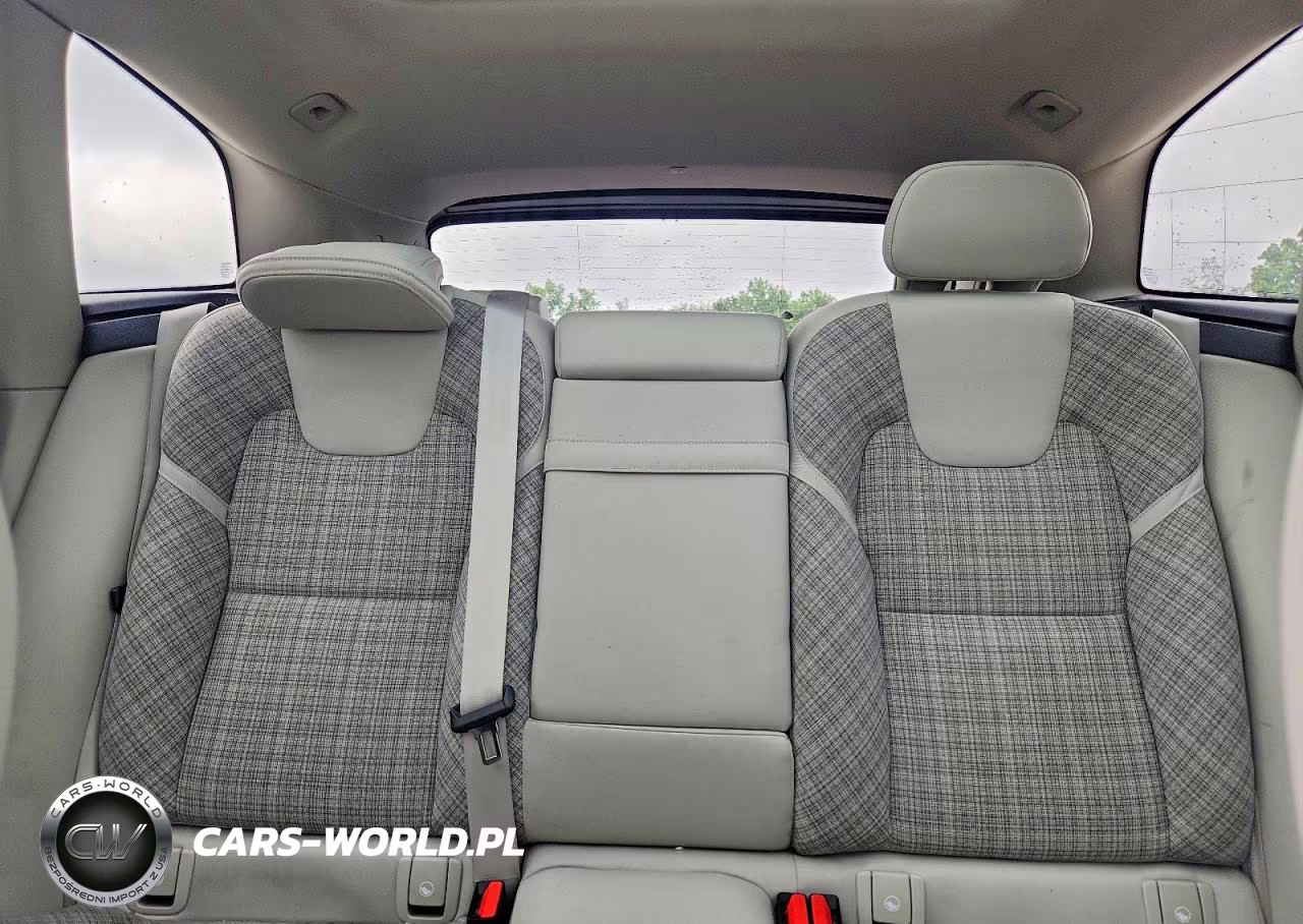 2022 Volvo Xc60 B5 Momentum VIN:YV4L12RK2N1052013 - 10