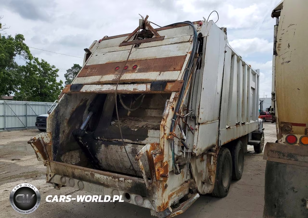 1992 GMC C7 Refuse Truck VIN:1GDT7H4J5NJ522744 - 4