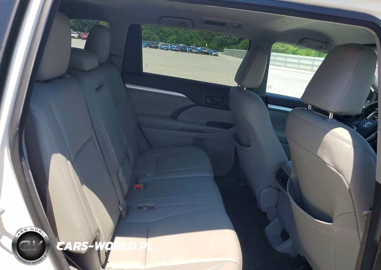 2016 Toyota Highlander Le VIN:5TDBKRFH7GS328270 - 11