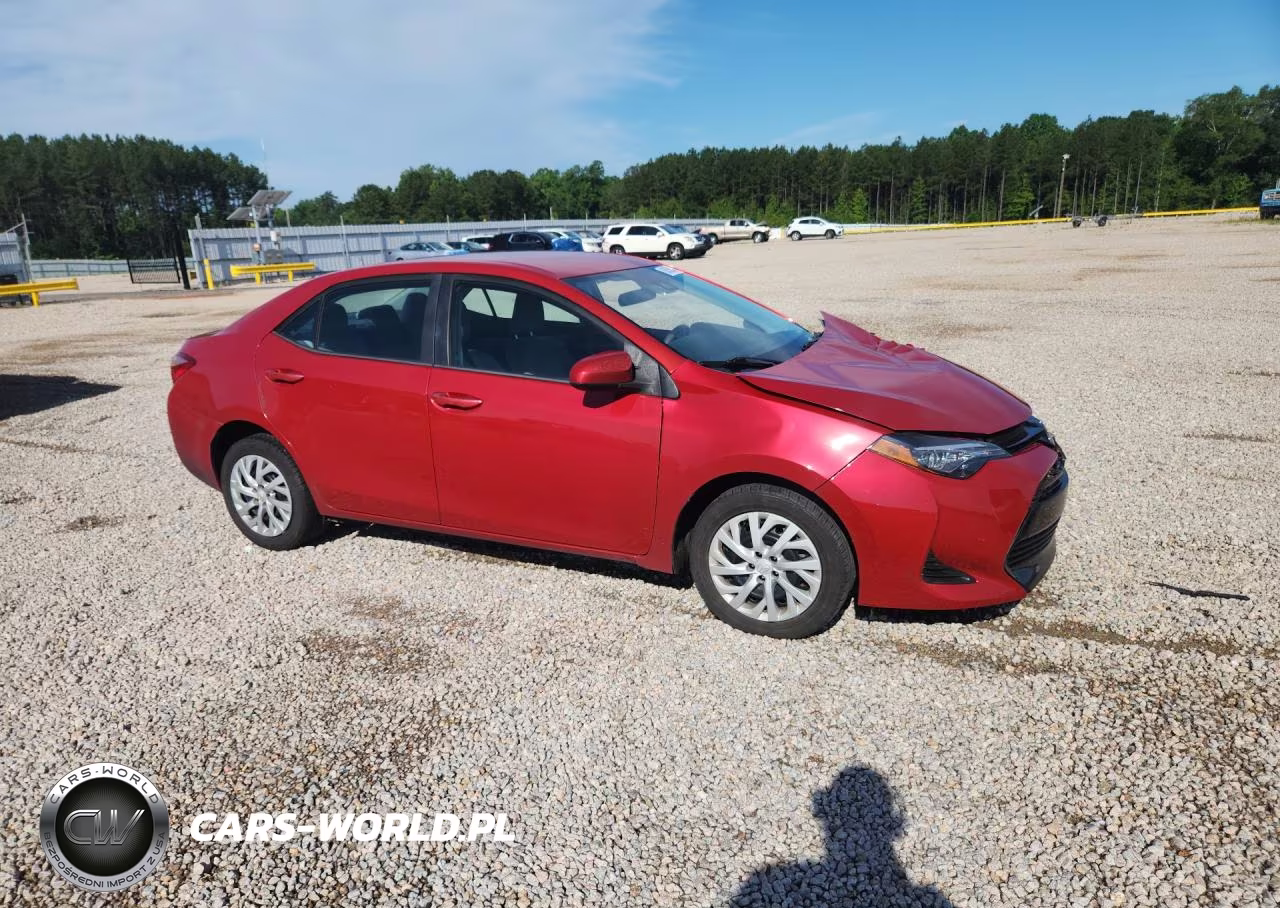 2018 Toyota Corolla Le VIN:5YFBURHE3JP764899 - 4