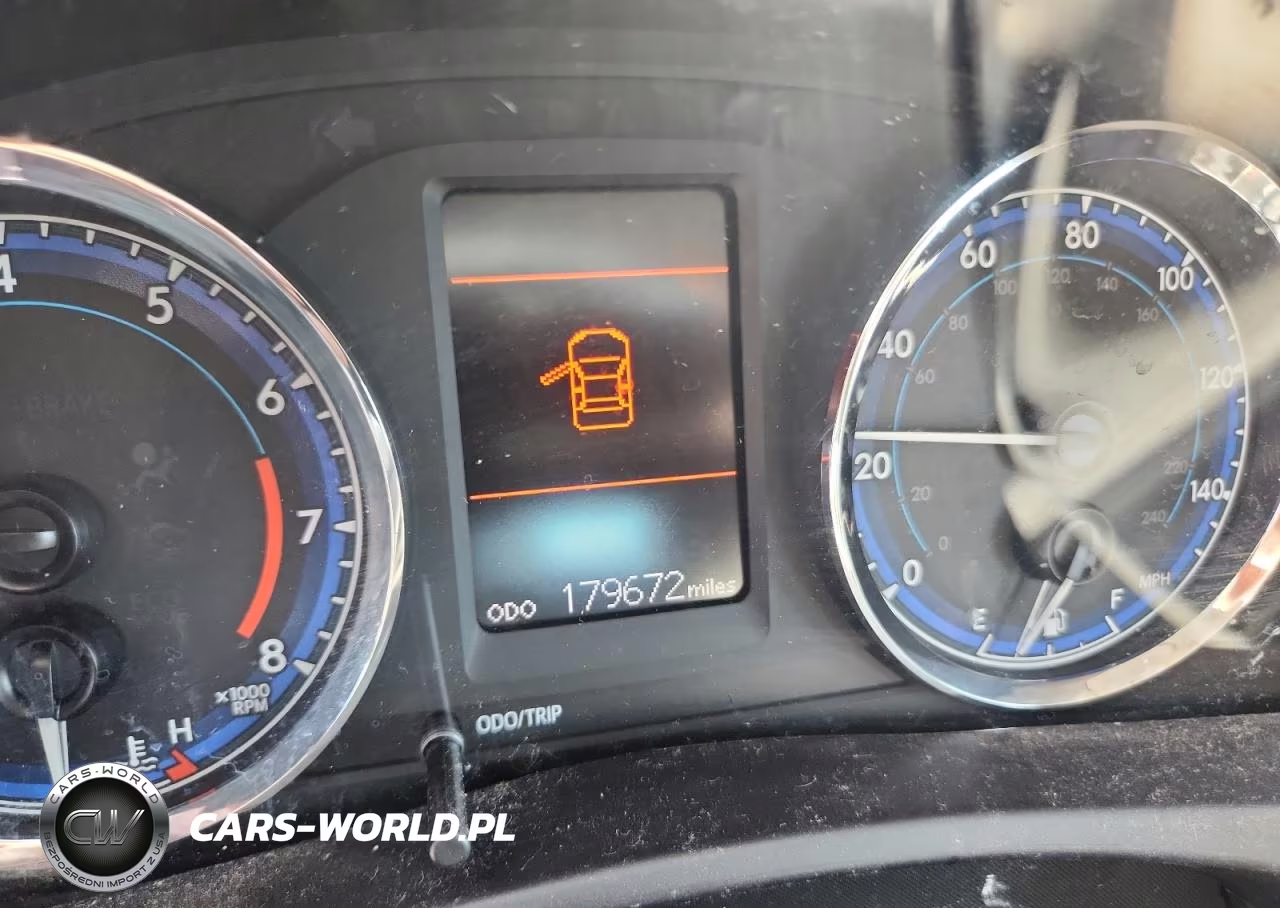 2018 Toyota Corolla Le VIN:5YFBURHE3JP764899 - 9