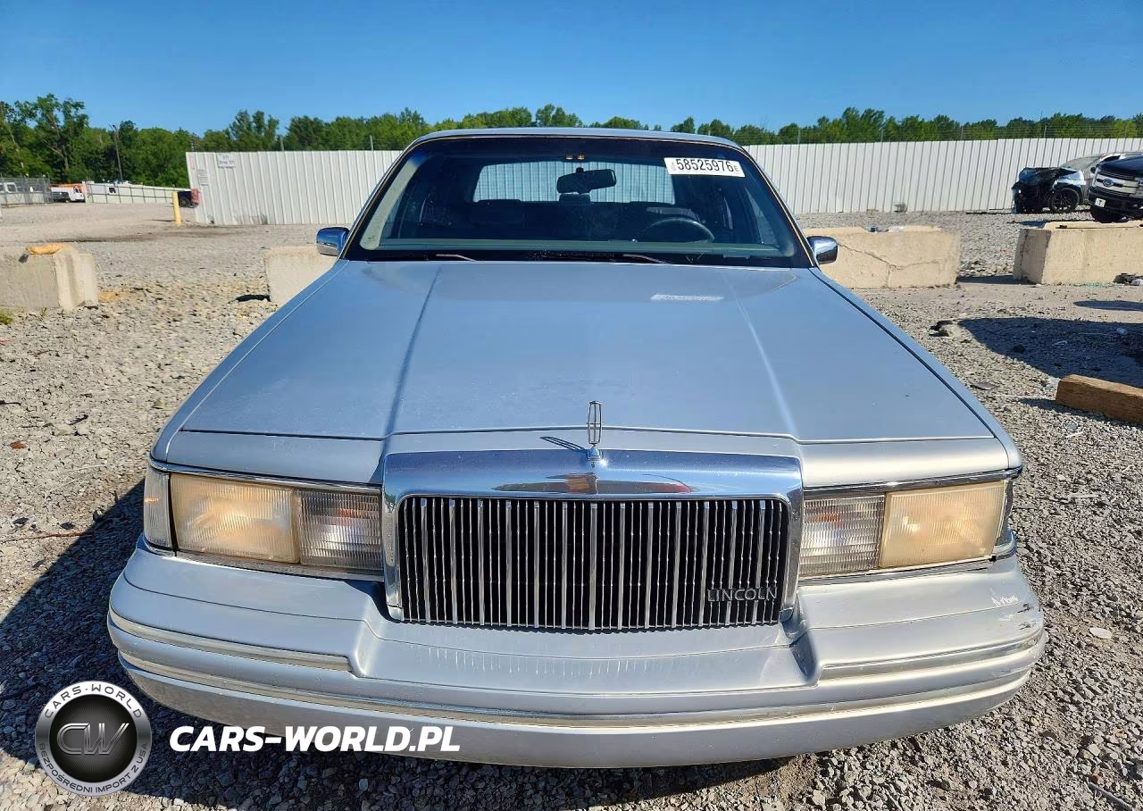 1993 Lincoln Town Car Cartier VIN:1LNLM83W2PY682452 - 5