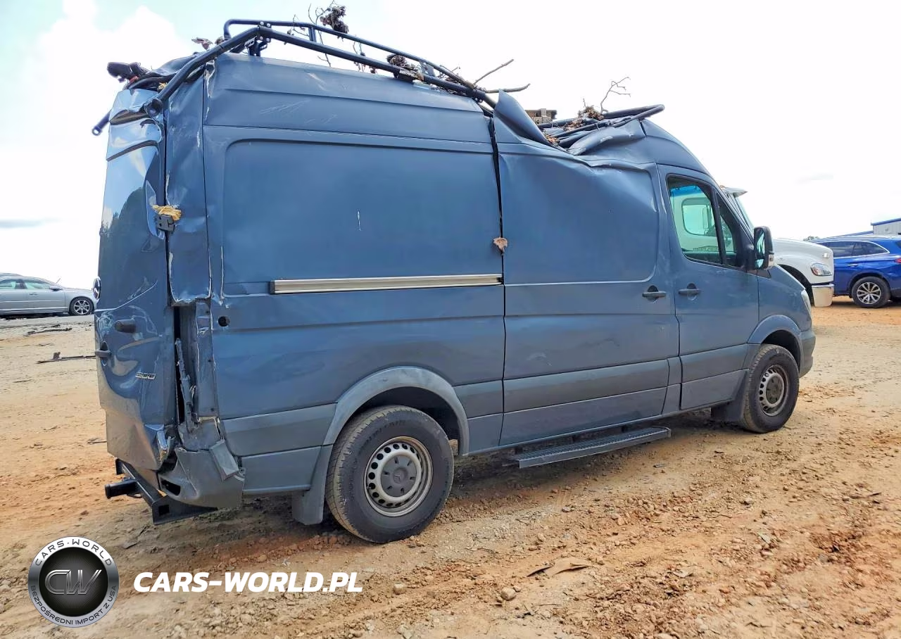 2018 Mercedes-Benz Sprinter 2500 VIN:WD3PE7CD2JP635182 - 3