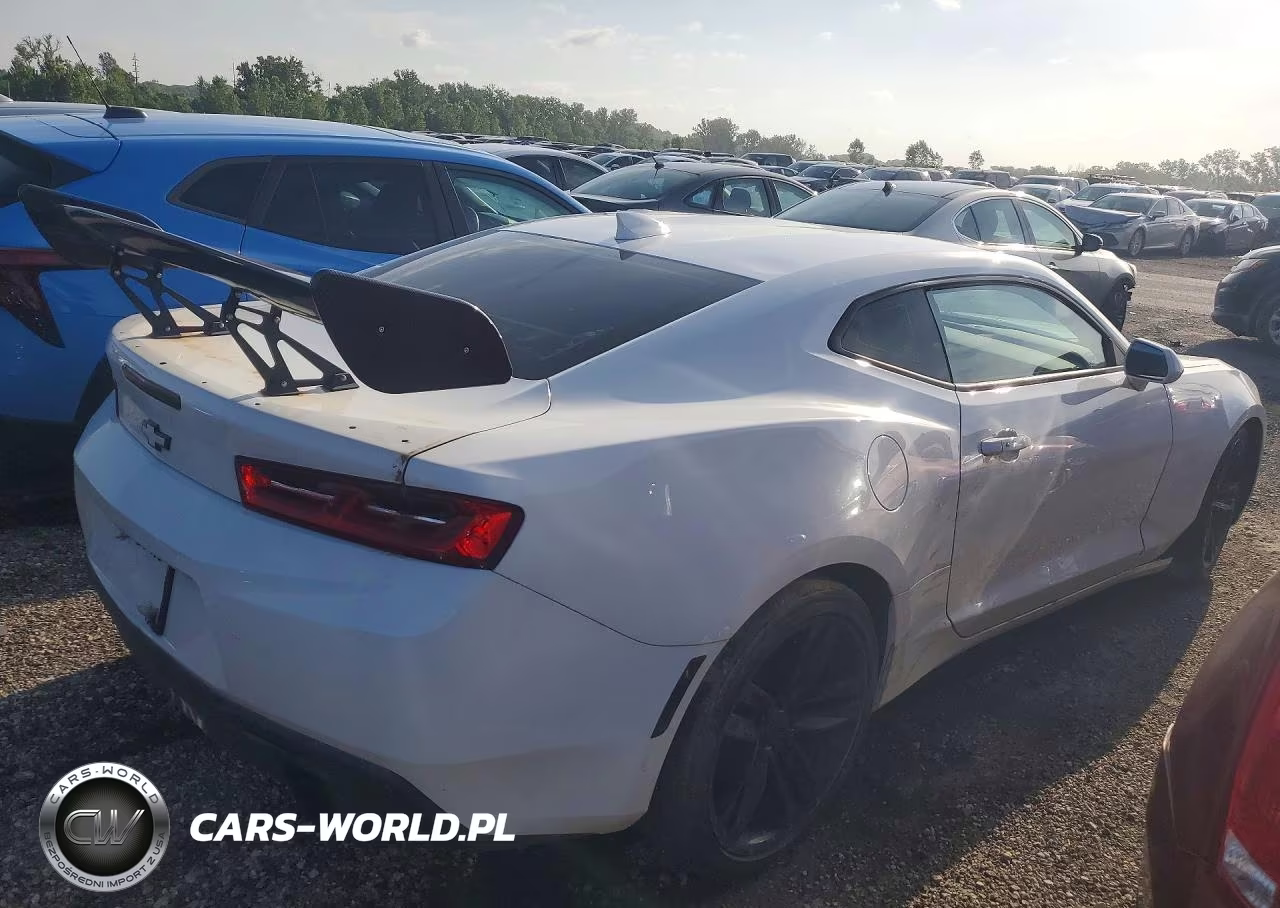 2017 Chevrolet Camaro Lt VIN:1G1FB1RS2H0156379 - 3