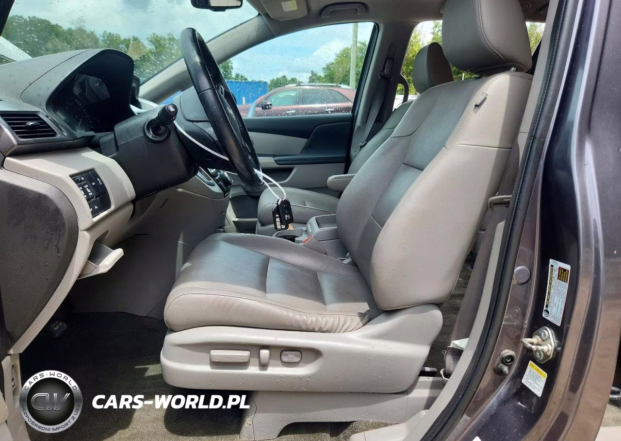 2015 Honda Odyssey Touring VIN:5FNRL5H91FB085410 - 7