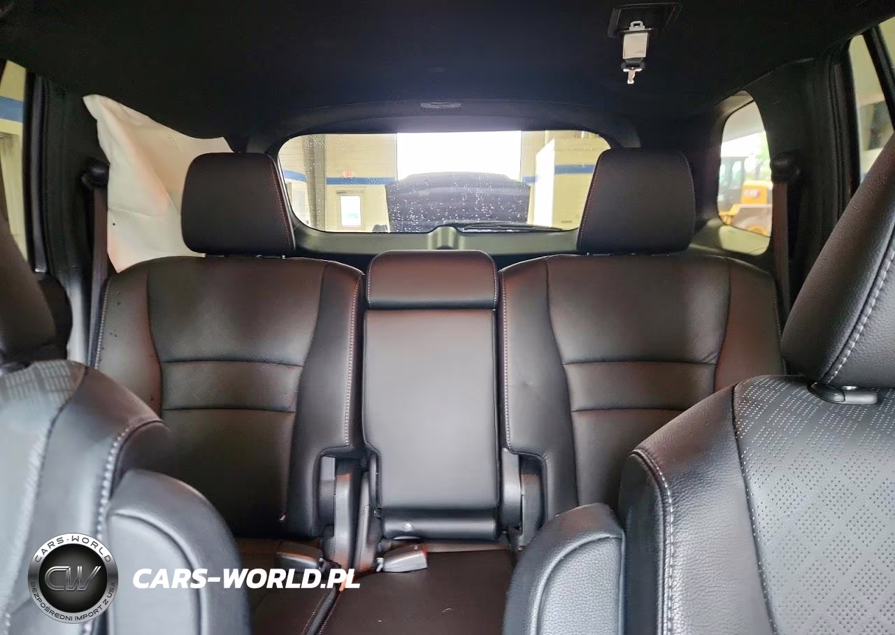 2021 Honda Passport Elite VIN:5FNYF8H01MB030104 - 10