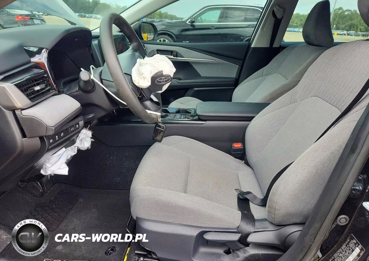 2026 Toyota Camry Le VIN:4T1DAACKXTU706578 - 7