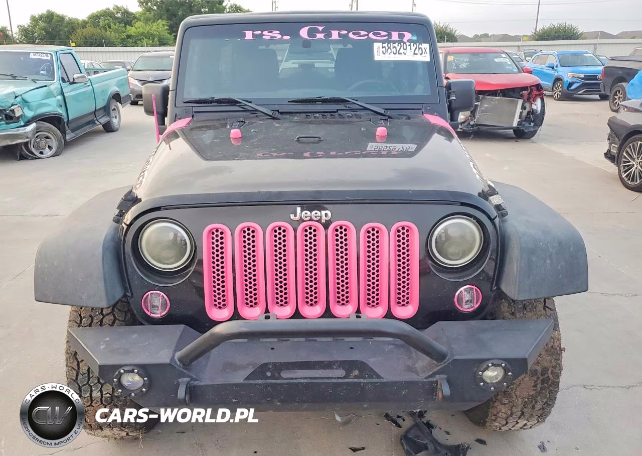 2014 Jeep Wrangler Unlimited Sport VIN:1C4BJWDG8EL292745 - 5