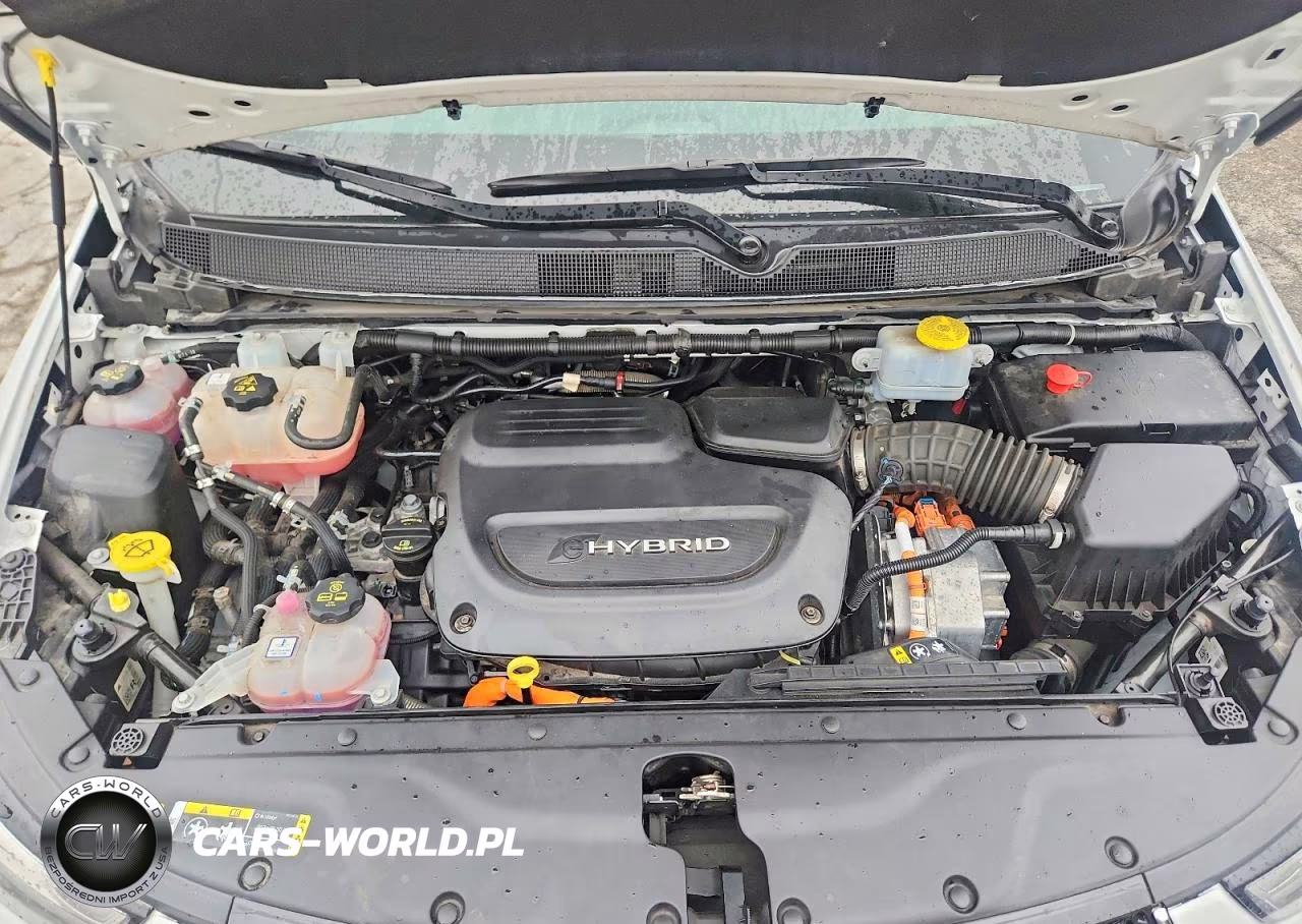 2023 Chrysler Pacifica Hybrid Touring L VIN:2C4RC1L76PR523309 - 12