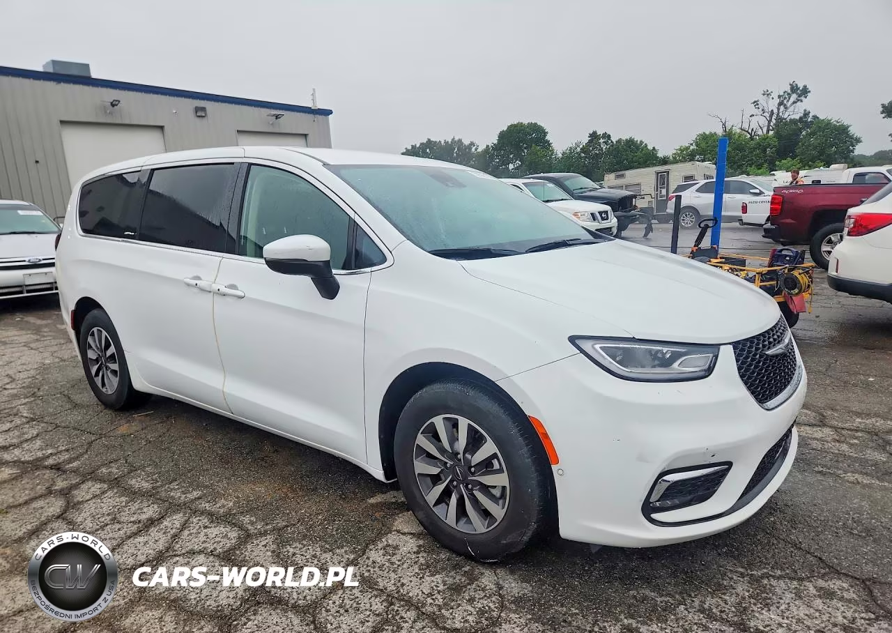 2023 Chrysler Pacifica Hybrid Touring L VIN:2C4RC1L76PR523309 - 4