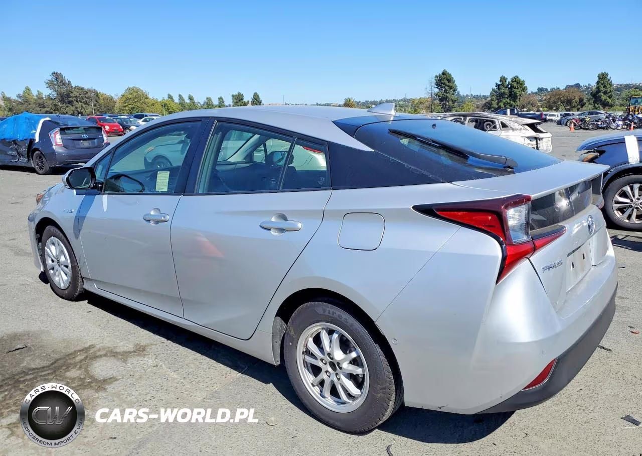 2019 Toyota Prius Le VIN:JTDKARFU3K3075944 - 2