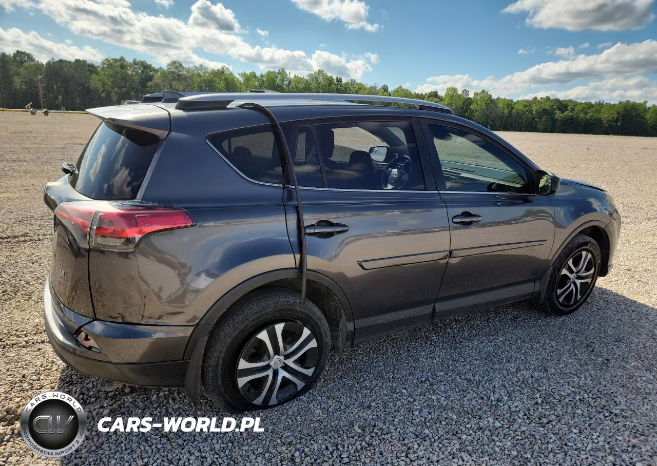 2017 Toyota Rav4 Le VIN:JTMZFREV5HJ103063 - 3