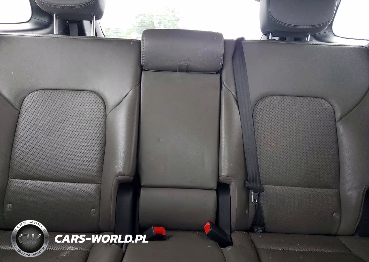 2018 Hyundai Santa Fe Se VIN:KM8SNDHF3JU287057 - 10