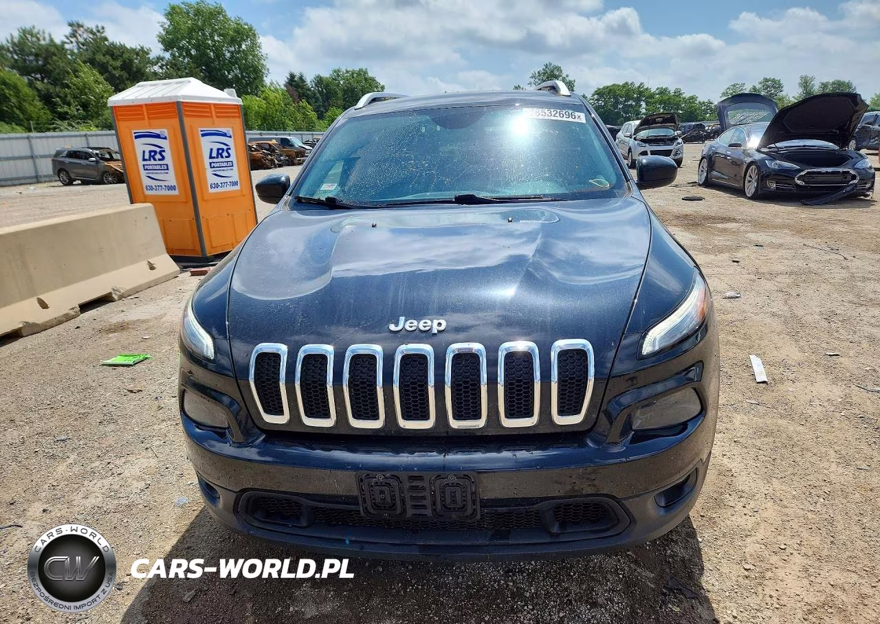 2016 Jeep Cherokee Latitude VIN:1C4PJMCS1GW111485 - 5