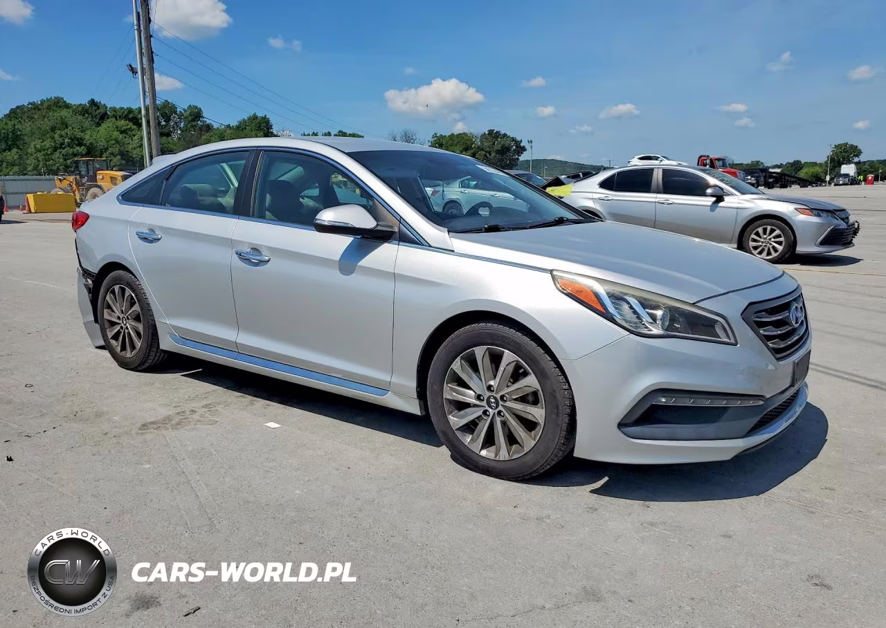 2015 Hyundai Sonata Sport VIN:5NPE34AFXFH072391 - 4