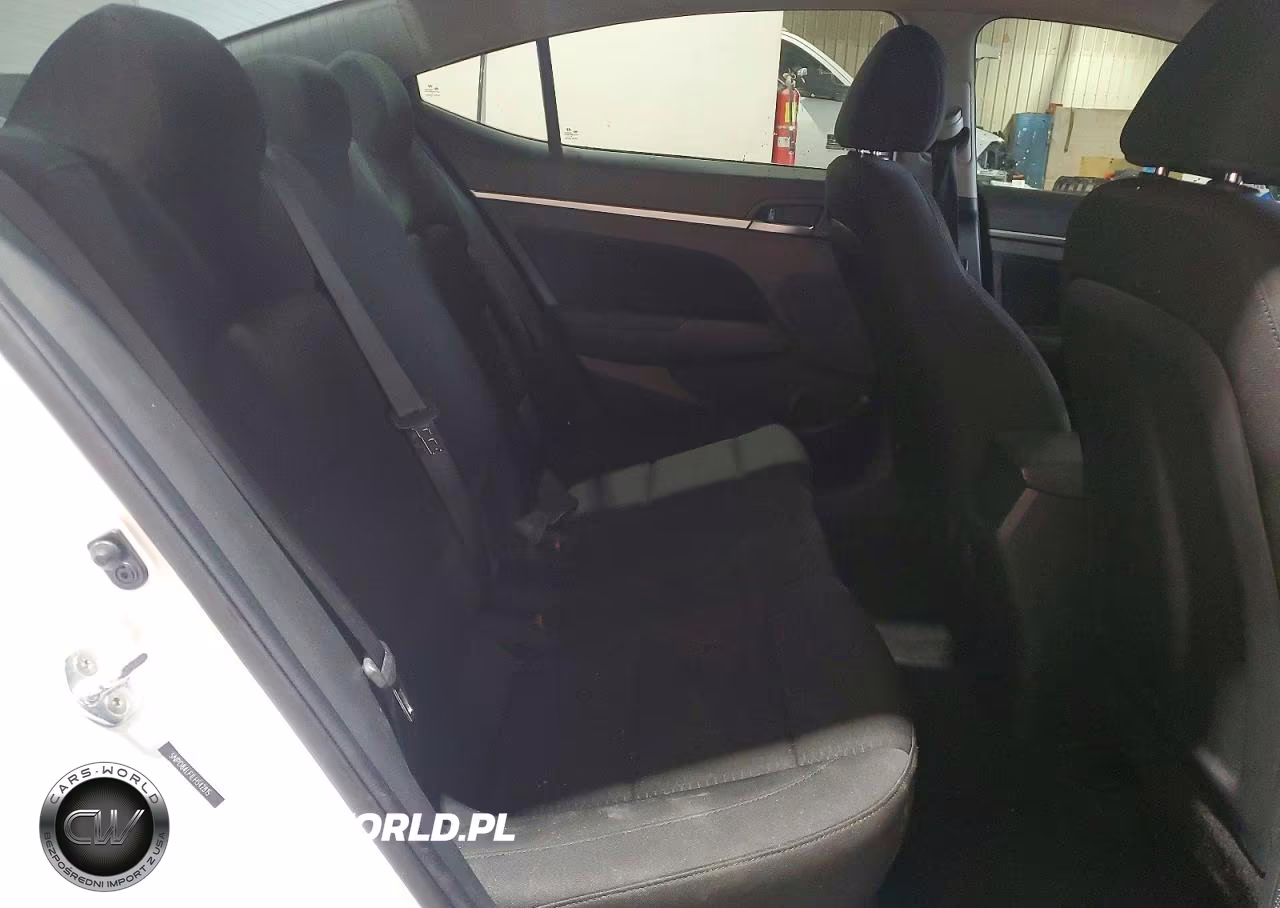 2020 Hyundai Elantra Sel VIN:5NPD84LF1LH542815 - 10