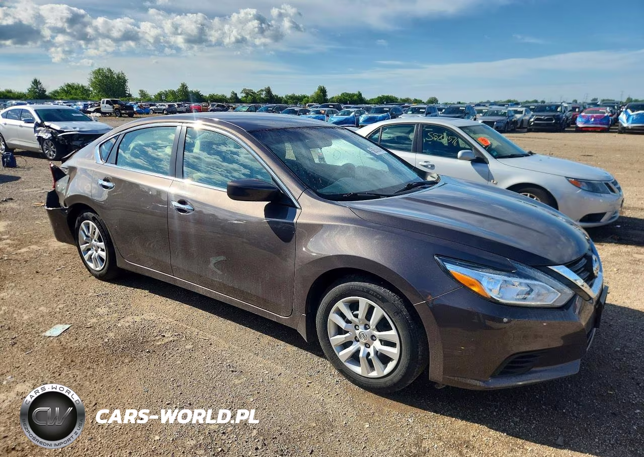 2017 Nissan Altima 2.5 S VIN:1N4AL3AP7HC134688 - 4