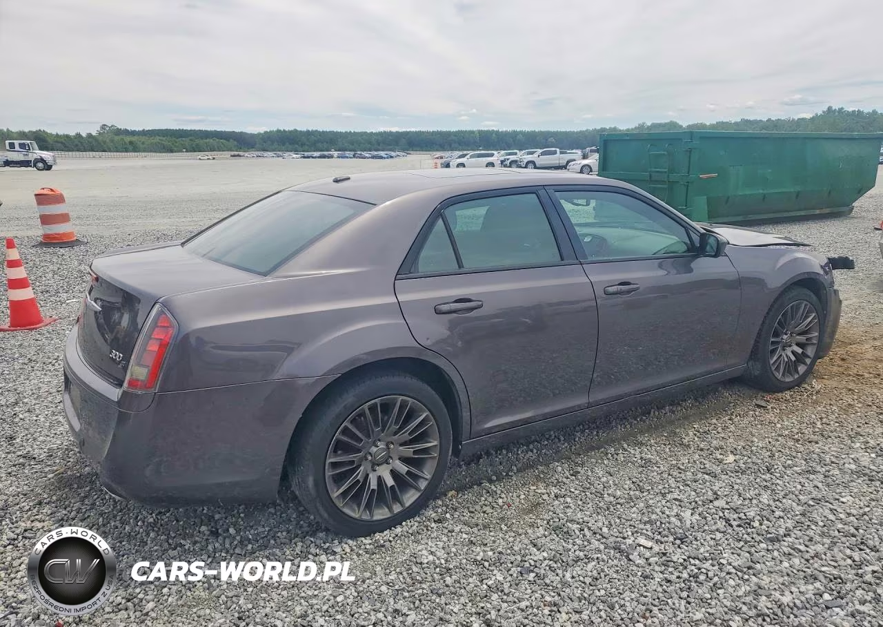 2014 Chrysler 300 S VIN:2C3CCABG8EH373556 - 3