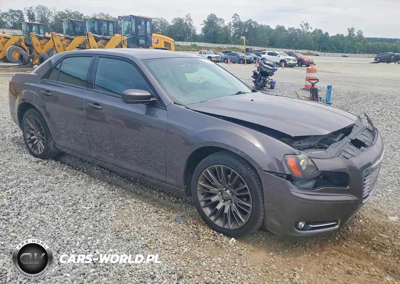 2014 Chrysler 300 S VIN:2C3CCABG8EH373556 - 4