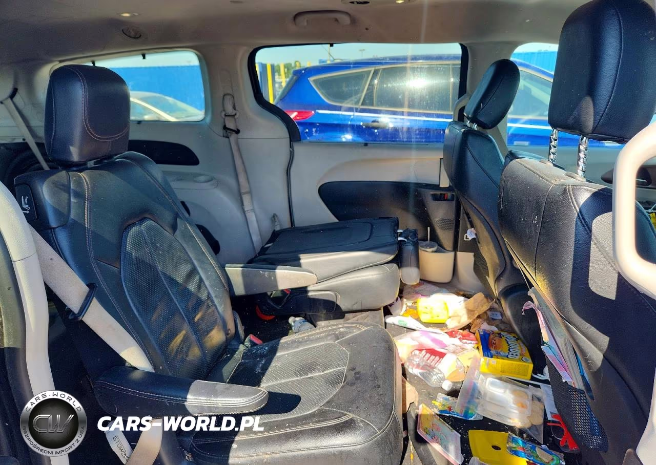 2019 Chrysler Pacifica Touring L VIN:2C4RC1BG6KR704808 - 11