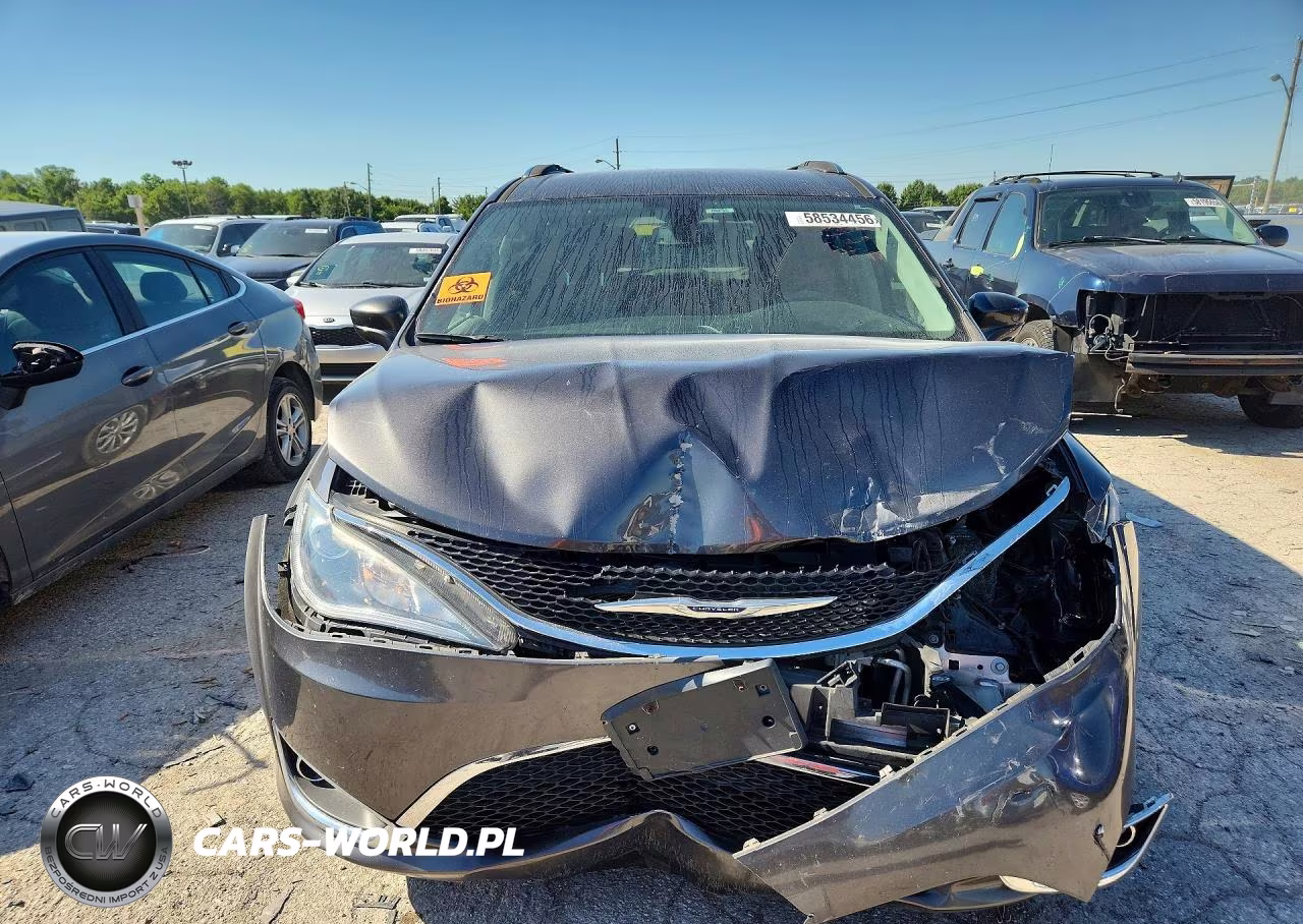 2019 Chrysler Pacifica Touring L VIN:2C4RC1BG6KR704808 - 5
