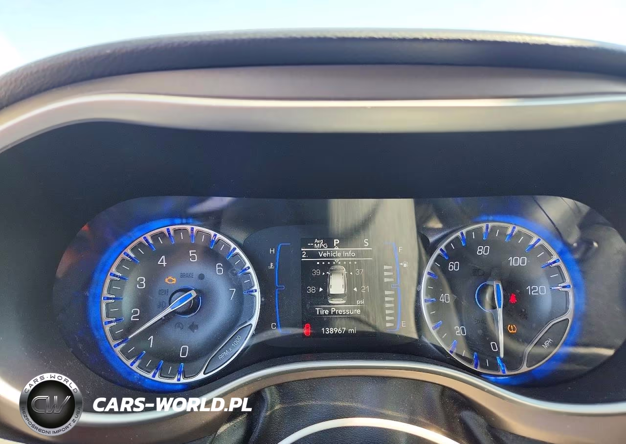 2019 Chrysler Pacifica Touring L VIN:2C4RC1BG6KR704808 - 9