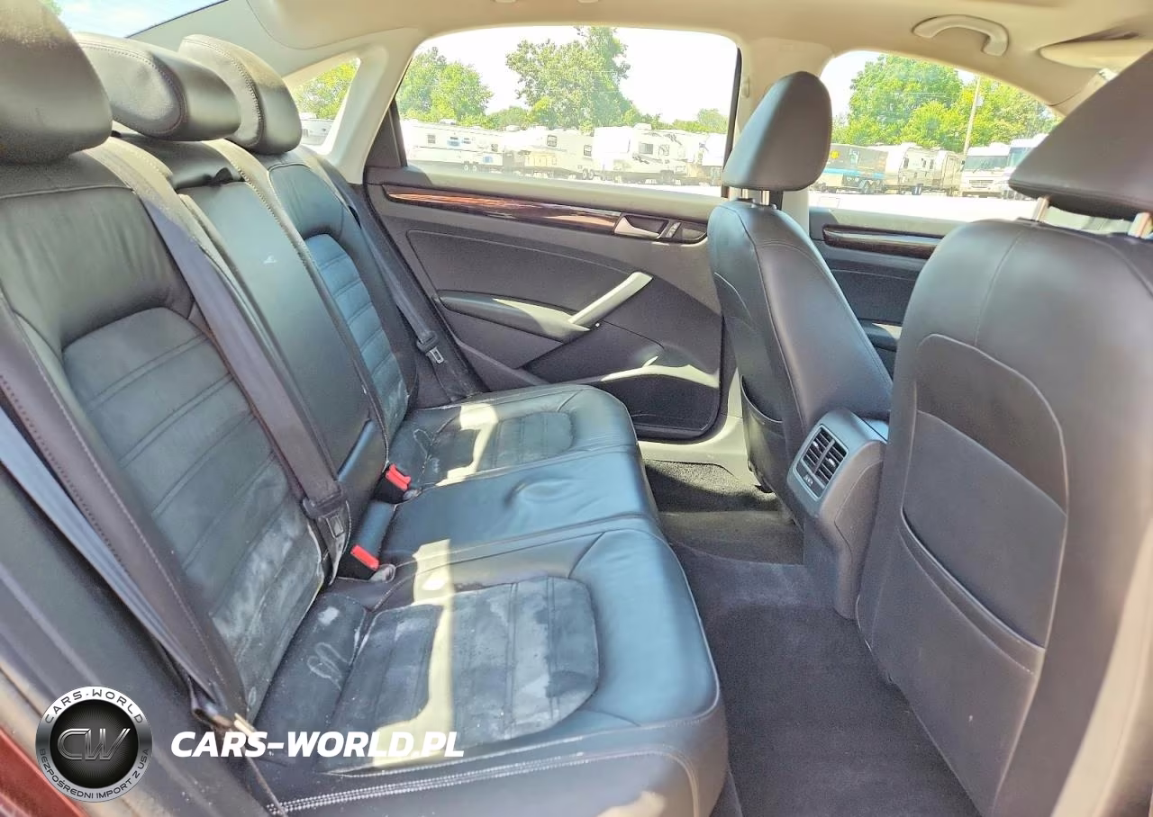2014 Volkswagen Passat Sel VIN:1VWCN7A36EC089592 - 10
