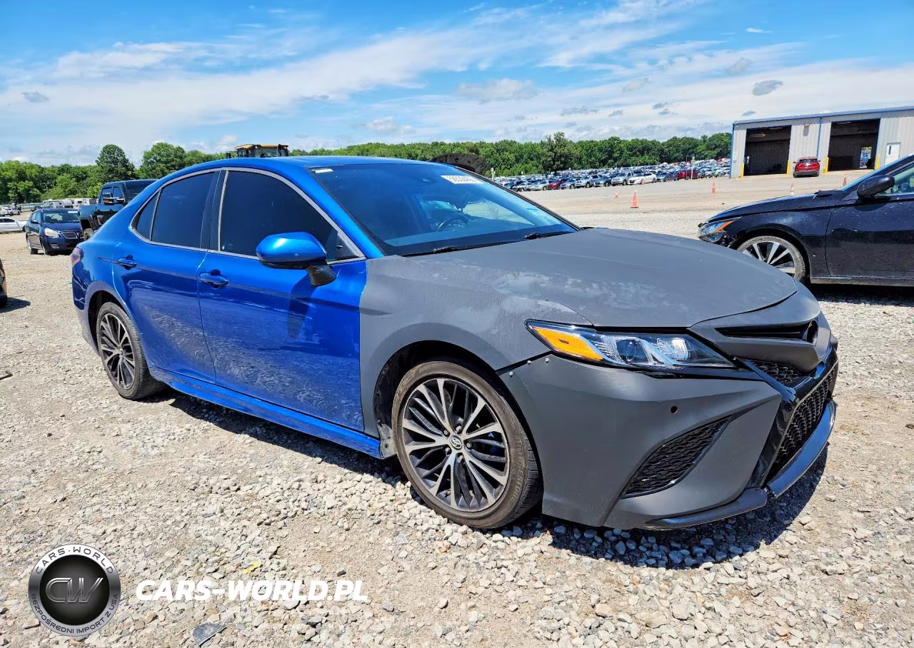 2018 Toyota Camry Se VIN:4T1B11HK3JU149381 - 4