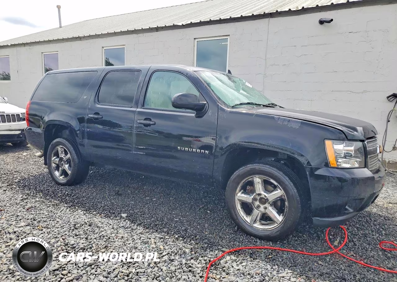 2013 Chevrolet Suburban K1500 Lt VIN:1GNSKJE75DR309373 - 4