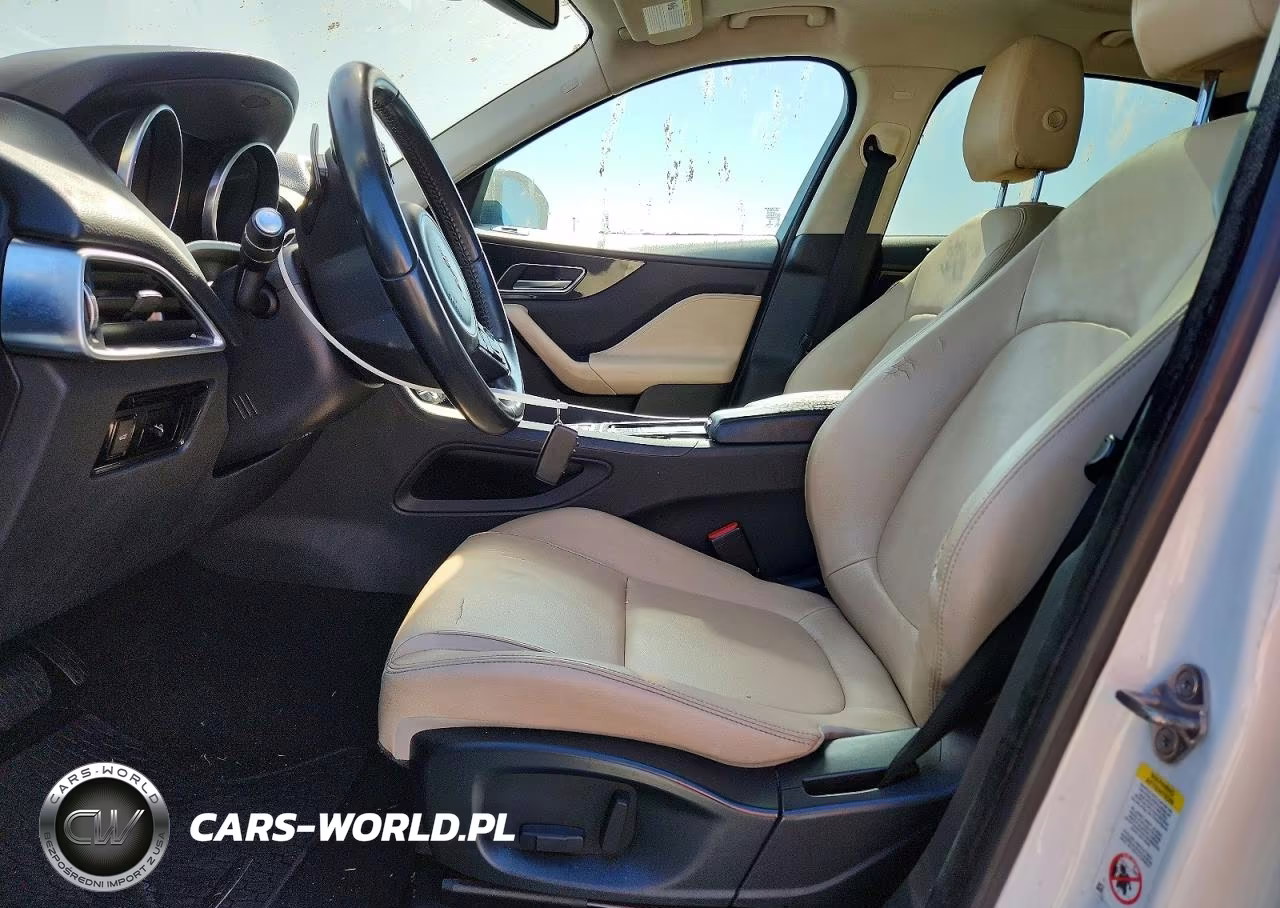 2018 Jaguar F-Pace Premium VIN:SADCJ2EV0JA269013 - 7