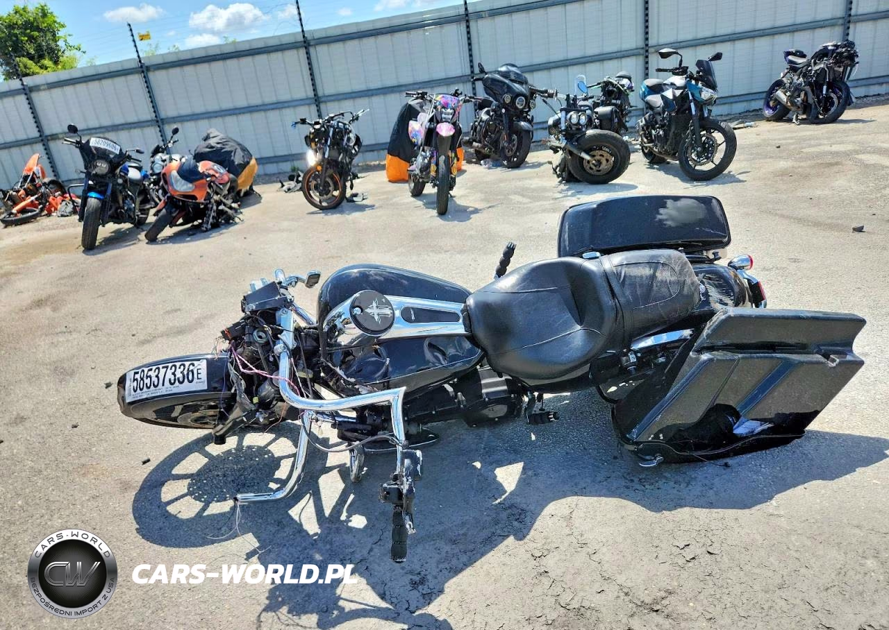 2015 Harley-Davidson Flhx Street Glide VIN:1HD1KBM18FB685406 - 3